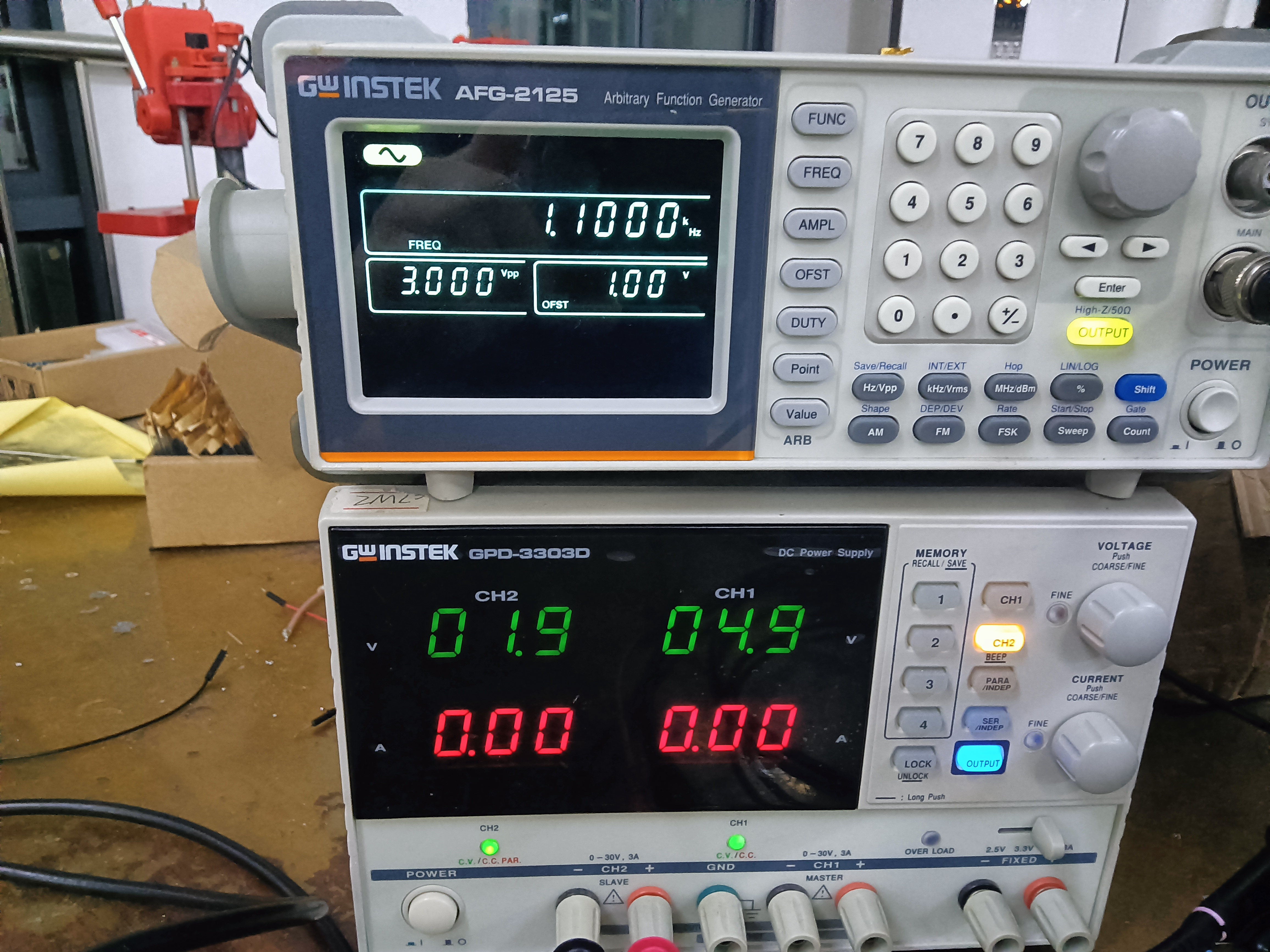 Electronics laboratory instruments used for measurement and debugging